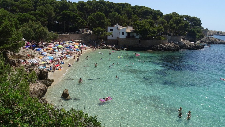 viele Menschen Cala Gat Cala Ratjada